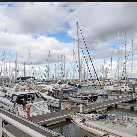 Beautiful And Magnific Yacht Hotel Lisbon Bagian luar foto