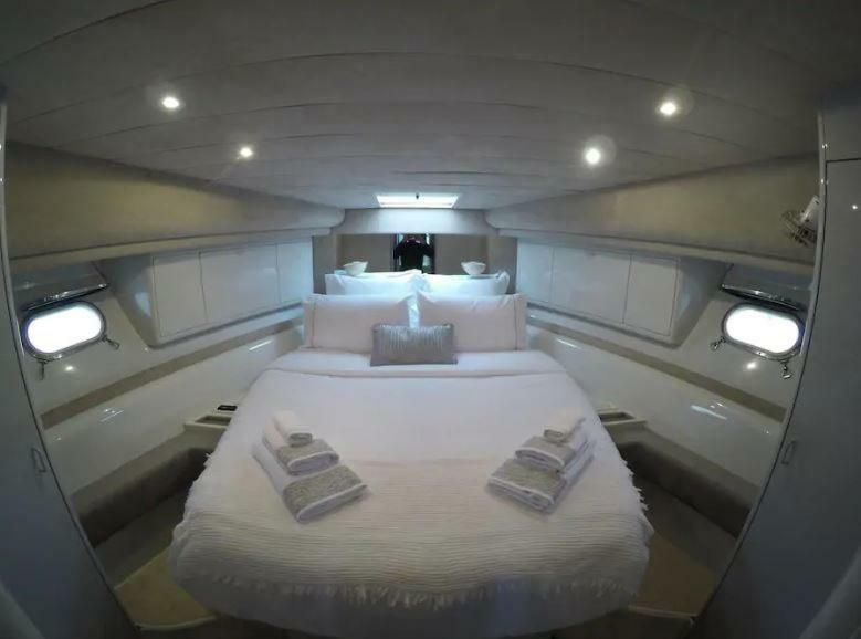 Beautiful And Magnific Yacht Hotel Lisbon Bagian luar foto