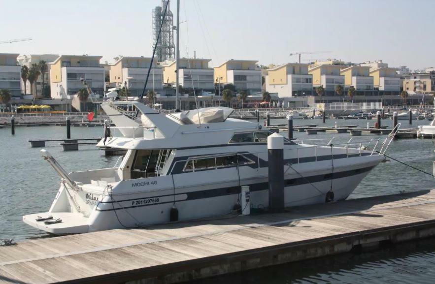 Beautiful And Magnific Yacht Hotel Lisbon Bagian luar foto