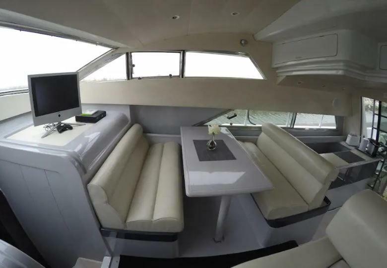 Beautiful And Magnific Yacht Hotel Lisbon Bagian luar foto